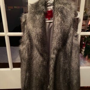 Jennifer Lopez Women’s Faux Fur Vest